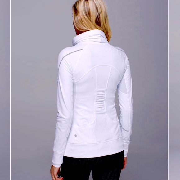 Lululemon Flurry Fighter Pullover
White/light lilac Size 4 - Picture 3 of 15